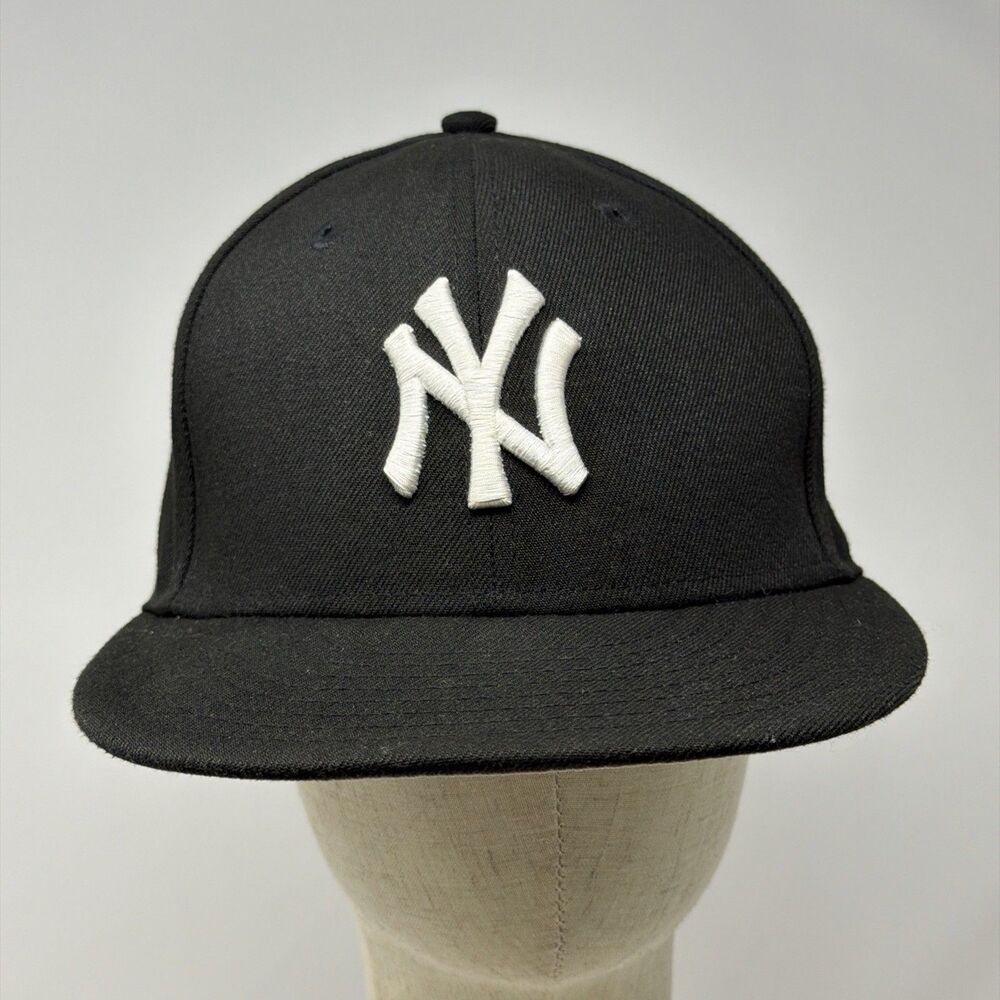 New Era 59FIFTY New York Yankees Fitted Hat Black White MLB Size 7 3/8